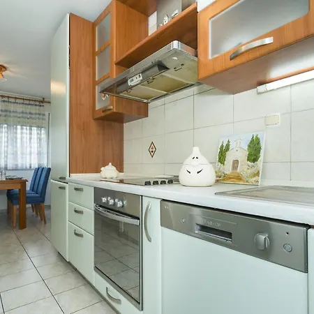 With Wifi - 15862 Apartment